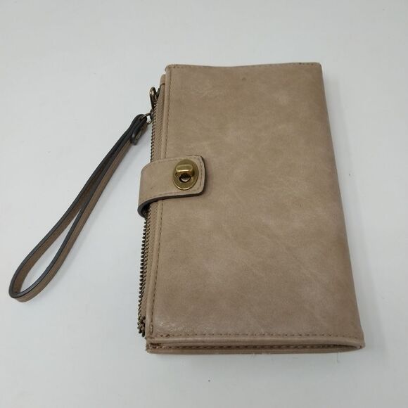 Maurice's Tan faux leather wallet. - Picture 15 of 15